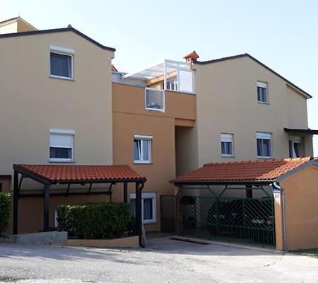 Apartment Piranesi With A Parking Space Pula Exterior foto