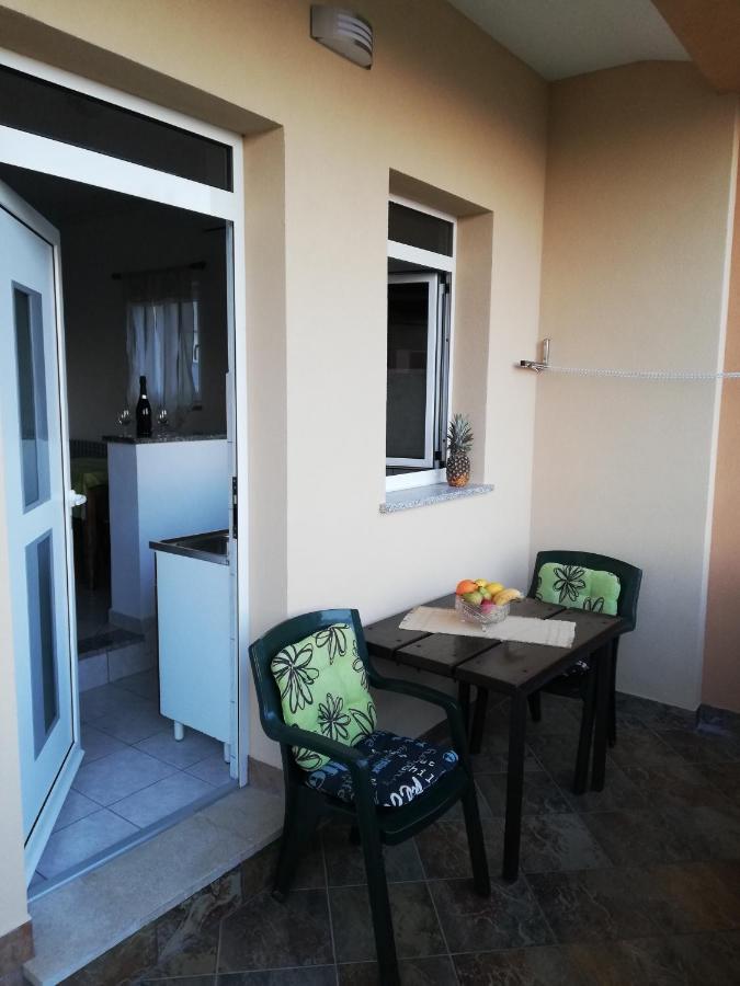Apartment Piranesi With A Parking Space Pula Exterior foto